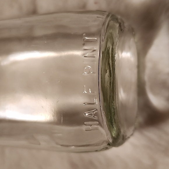 HALF PINT CLEAR GLASS BOTTLE - Picture 2 of 6
